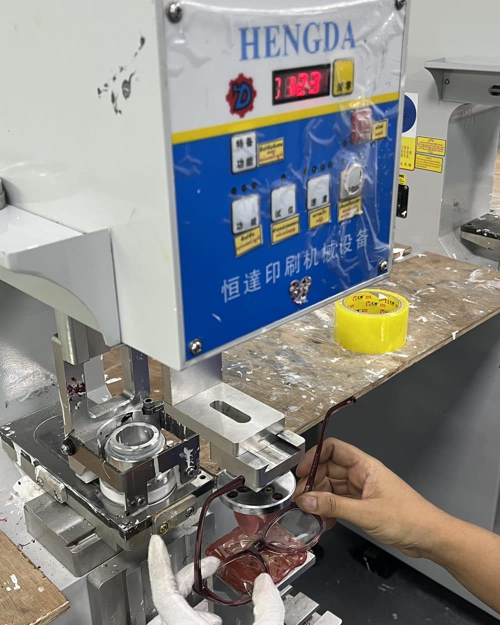 Metal frame forming · temple line